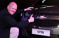 Matthew Noone, desainer Chevrolet berbagi cerita dengan media tentang proses pengembangan produk Spin.