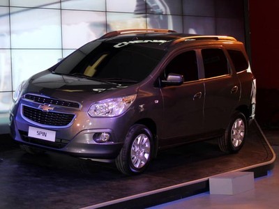 MPV Chevy Pesaing Avanza