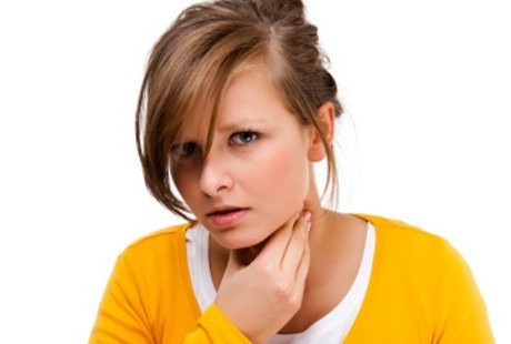 Suara Serak Tak Kunjung Hilang? Coba Lakukan Ini