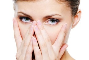 Bekas Jerawat dan Lingkaran Mata Hitam Bisa Hilang dengan Cara Ini