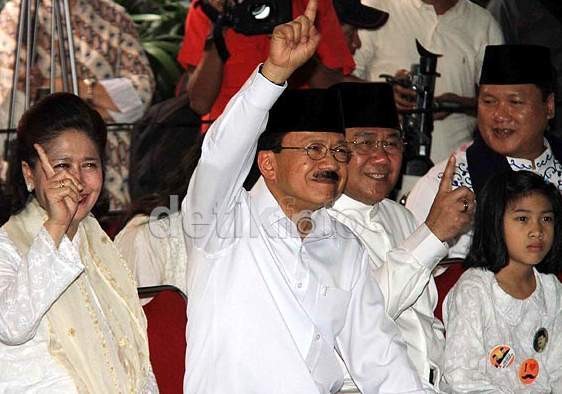 Libur Akhir Pekan, Foke Kumpul dengan Keluarga Besar