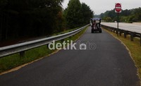 Penduduk Peachtree City rata-rata memiliki mobil golf sekedar untuk bepergian ke sekolah, pasar, ke taman.