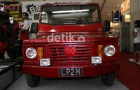 Mobil Viar ini menggendong mesin 300 cc dan dengan kapasitas 2 penumpang saja. Mobil ini tengah nangkring di International Indonesia Motor Show(IIMS) 2012 di Kemayoran Jakarta.