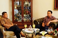Jusuf Kalla berbincang dengan Basuki Tjahaja Purnama (Ahok). (Ramses/detikcom).