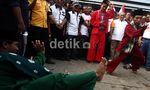 Ical Sapa Pedagang Pasar Minggu