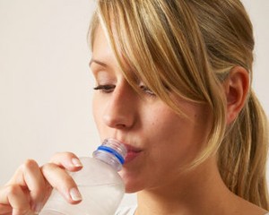 Tips Detoks Agar Kulit Wajah Tampak Lebih Muda