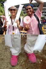 Pria-pria Berbaju Pink di SM Town Jakarta