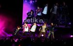 Penampilan Enerjik SHINee di SM Town Jakarta