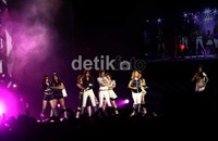 Penampilan enerjik SNSD.