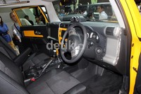 Bagian dalamnya dipercantik dengan steering wheel audio dengan audio control.