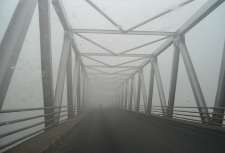 Asap Tebal Selimuti Jalintim Sumatera 