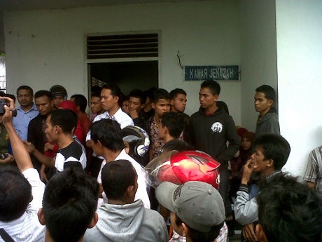 Mobil Ambulans Tak Datang, Keluarga Korban Kebakaran Mengamuk di RS