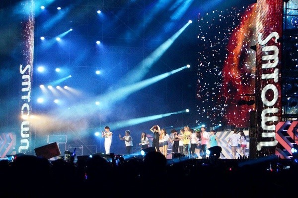 Konser SM Town di Stadion Gelora Bung Karno