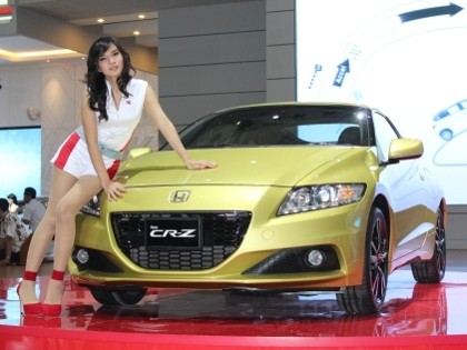 Perang Mobil Hybrid di IIMS 2012
