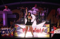 Penampilan enerjik Katy Perry di ajang F1 Singapura. Chris McGrath/Getty Images.