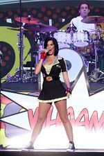 Aksi Katy Perry di F1 Singapura