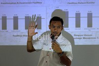 Kenaikan tarif sebesar Rp 2000 untuk semua tujuan itu mulai 1 Oktober 2012 mendatang.