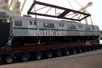 Gerbong bekas dari Jepang tersebut memiliki panjang 20 meter dan lebar 4 meter.