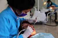 Adapun jenis pemeriksaan yang dilakukan meliputi penambalan, pembersihan karang gigi, pencabutan, serta aplikasi fluoride.