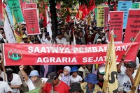 Para petani mendesak BPN mempercepat reformasi agraria, persoalan sertifikasi tanah dan berbagai kasus pertanahan lain yang menyebabkan petani merugi.