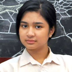 Mikha Tambayong Si Anak Mama