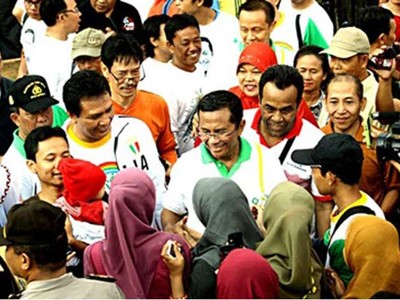 Jalan Sehat Bersama Dahlan Iskan
