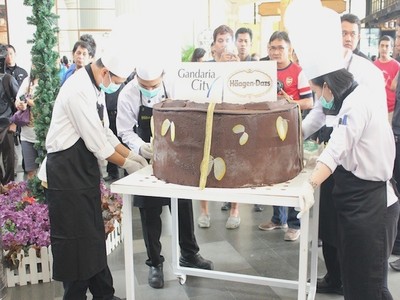 Wuih, Ada Mooncake Terbesar Di Gandaria City!