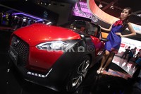 Daihatsu D-X yang hanya bisa dimuati 2 penumpang itu lebih bergaya crossover.