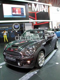 Untuk harganya, Mini Cooper S Cabrio HighGate dibanderol Rp 649 juta.