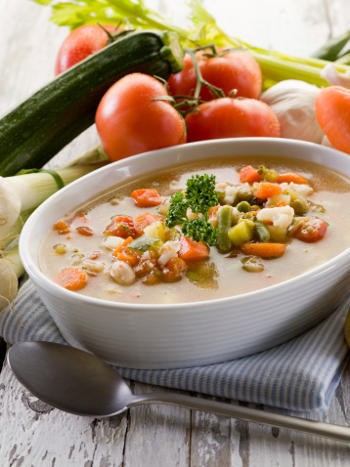 Ingin Berat Badan Turun? Rajinlah Makan Sup Sayuran