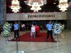 Mega Tak Hadiri Persemayaman Ondos di DPR