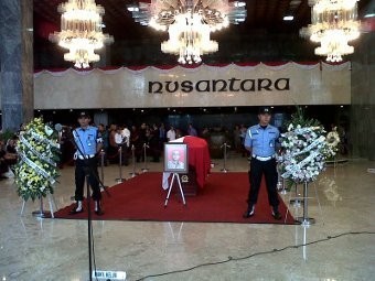 Mega Tak Hadiri Persemayaman Ondos di DPR