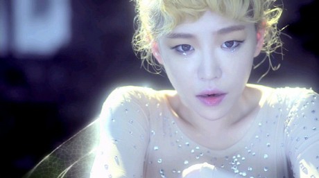 Jadi Tinkerbell, Ga In Brown Eyed Girls Lepaskan Eyeliner Tebal