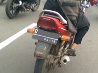 Jika pajaknya dibayar bulan April 2012, maka 5 tahun setelah itu adalah April 2017. (Foto Dio Kurniawan).