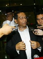 Mahfud MD dan Hasyim Muzadi Sambangi KPK