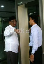 Mahfud MD dan Hasyim Muzadi Sambangi KPK