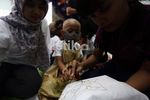 Anak-anak Penderita Kanker Belajar Membatik