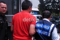 Pemilik motor, Yunus mengaku berusaha menghindari batu namun malang motornya jatuh dan terbakar. Akibat kecelakaan tersebut, Yunus mengalami luka di bagian kaki.