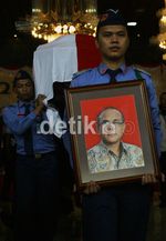 Jenazah Anggota DPR Disemayamkan