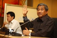 Mendikbud memberikan instruksi kepada jajarannya untuk segera mencari solusi terhadap masalah tersebut.