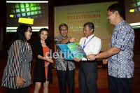 Ketua Panitia Dadan Kurniadipura, Sekjen HPUA Syaiful Bakhri Ibrahim serta peserta pameran berdiskusi setelah peluncuran program tersebut.
