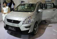 Bagian luar masih tergambar jelas ciri khas MPV Ertiga yang diluncurkan pada April 2012 silam.