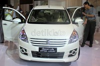 Ertiga Luxury dipamerkan di Indonesia International Motor Show (IIMS) 2012.