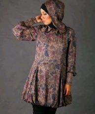 Desain Universal Besutan Black Lilian