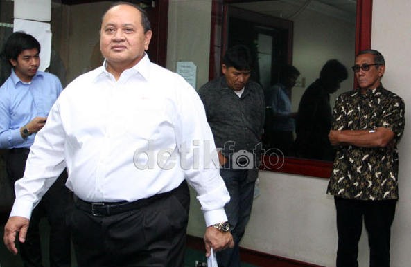 Dipanggil Jadi Saksi untuk Neneng, Emir Moeis Mangkir