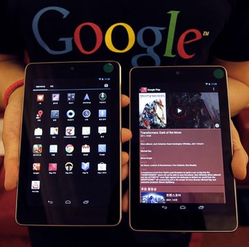 Nexus 7 dibekali prosesor quad core Tegra 3, teknologi Near Field Communication (NFC), serta kamera depan 1,2 megapixel. Adapun harga yang dipatok USD 199 untuk storage berkapasitas 8 GB serta USD 249 untuk versi 16 GB.