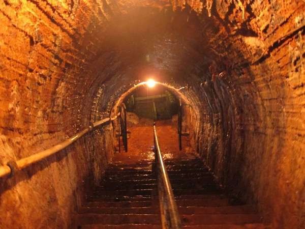 Menemukan Dunia Lain di Lubang Mbah Soero Sawahlunto