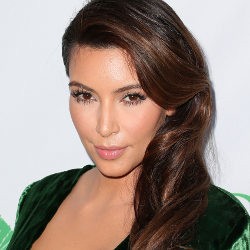 Kim Kardashian Ingin Kado Ultah iPhone 5