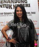 Titi Dj Tetap Happy Tanpa Pasangan