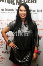 Titi Dj Tetap Happy Tanpa Pasangan